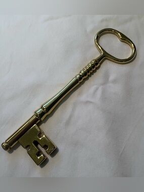 Solid Shiny Brass Skeleton Key Paperweight – Ralph Lauren Style